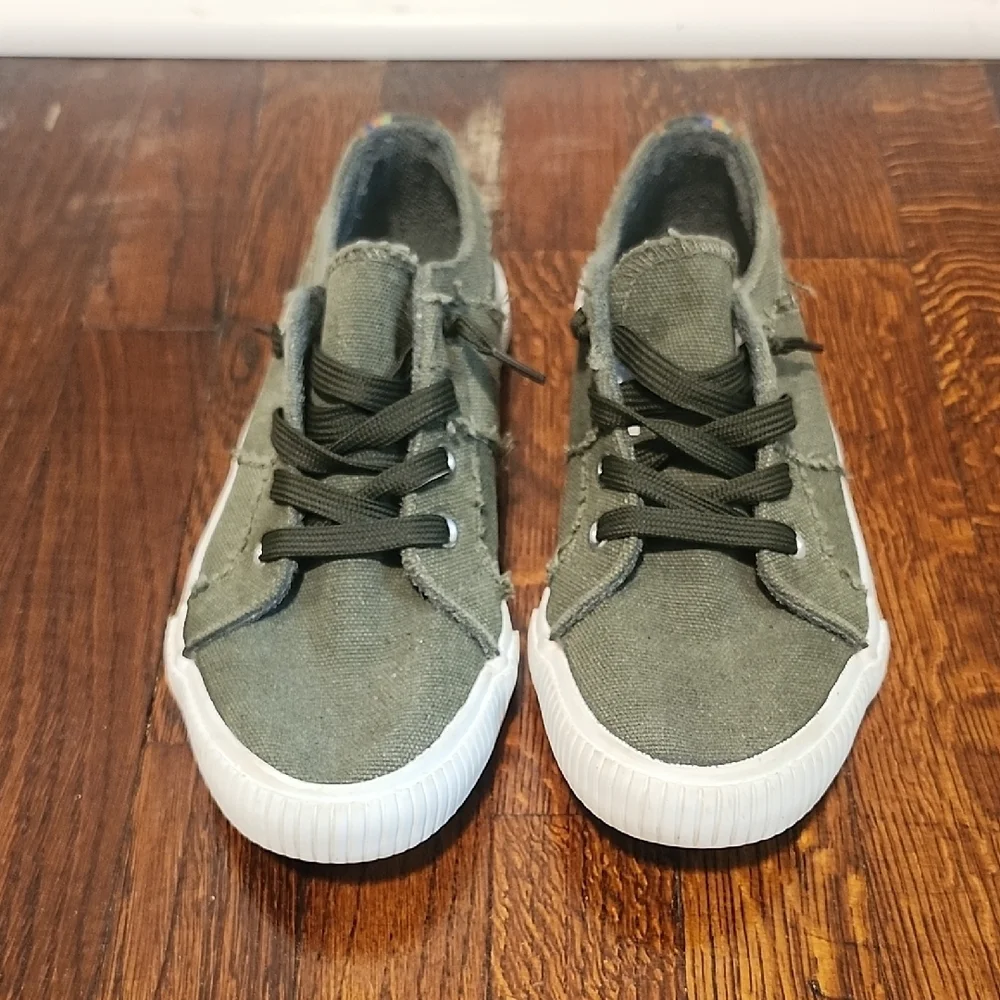 Tommy Bahama Green Beach Party Distressed Comfort Slip On Sneakers